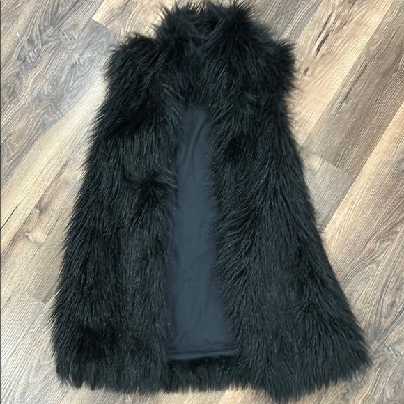 Zara Black Faux Fur Vest women’s medium lined warm - Picture 4 of 12